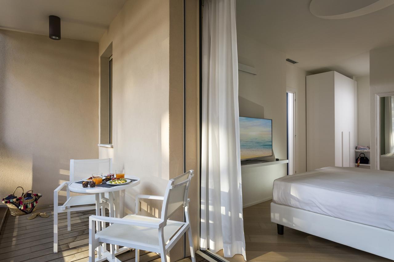 Embassy Aparthotel Rimini Exteriör bild