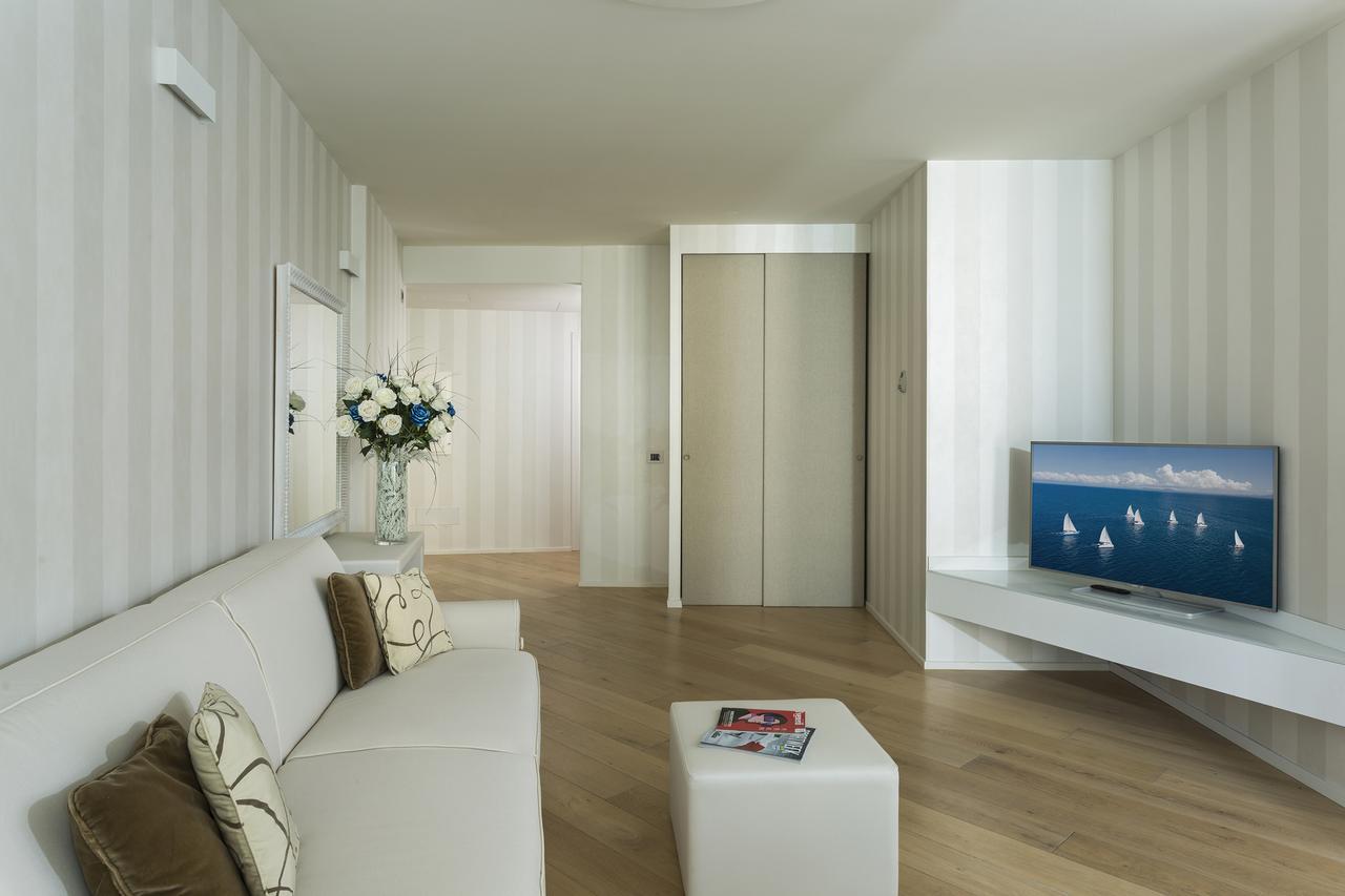 Embassy Aparthotel Rimini Exteriör bild